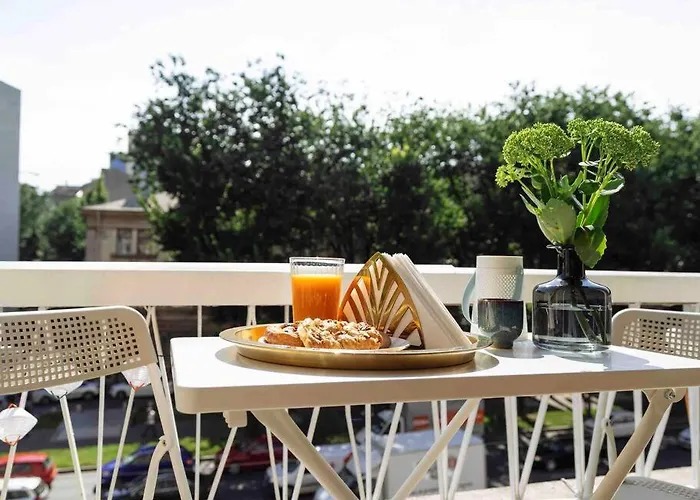 Bright 2br - Location - Balcony