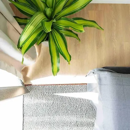 Bright 2br - Location - Balcony