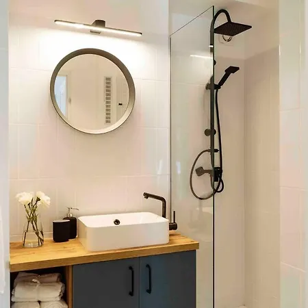 Bright 2br - Location - Balcony דירה