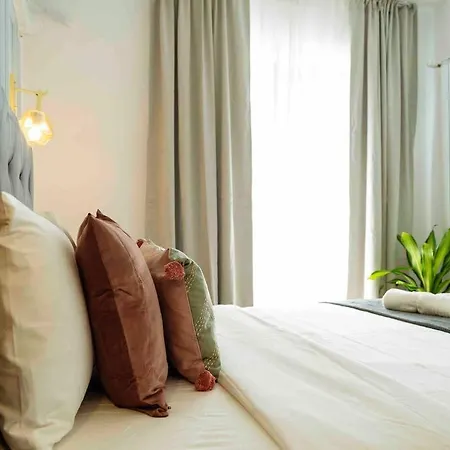 Bright 2br - Location - Balcony