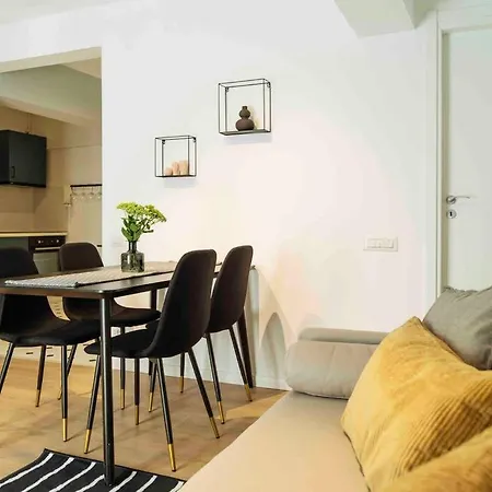 Bright 2br - Location - Balcony * Бухарест