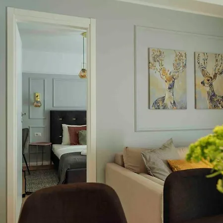 Bright 2br - Location - Balcony 아파트