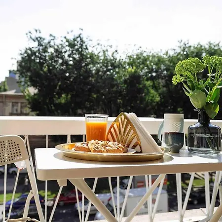 Bright 2br - Location - Balcony