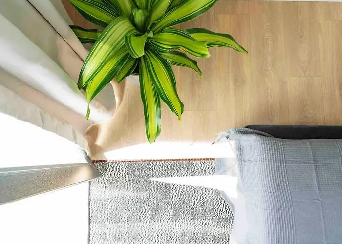 Bright 2br - Location - Balcony