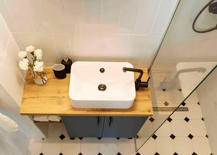 Bright 2br - Location - Balcony Apartamento