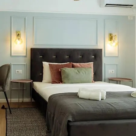 Bright 2br - Location - Balcony Апартаменти *