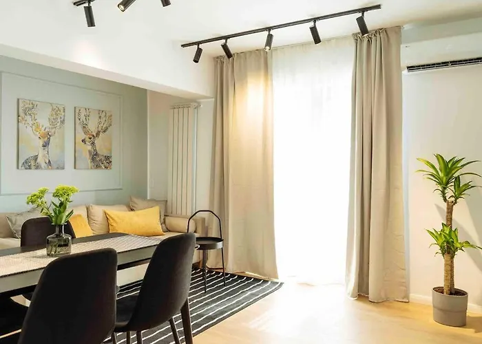 Apartment Bright 2br - Location - Balcony Bucharest